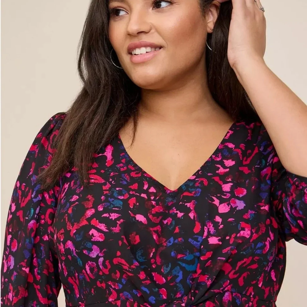 Torrid Peplum Georgette Tie Front Leopard Print  Blouse Plus Size 2X Black Pink - Picture 8 of 14